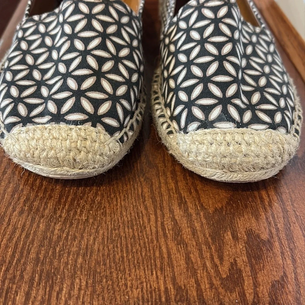 Brighton Black tan Rattan canvas Espadrilles fabric upper leather insole slip on
